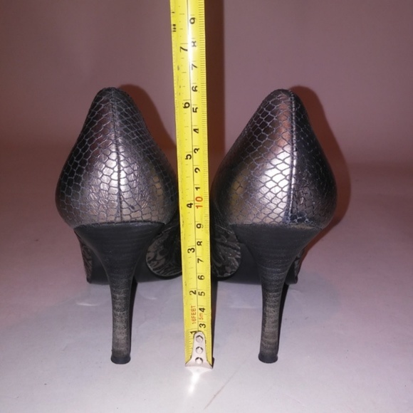 Carlos Pumps - Picture 7 of 8